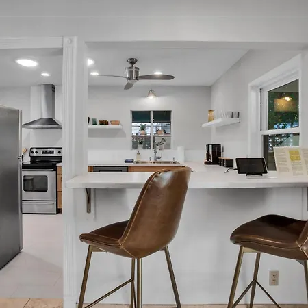 Petite Private Bungalow - A Ryson Property